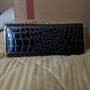 Sasha, Black snake-like skin clutch